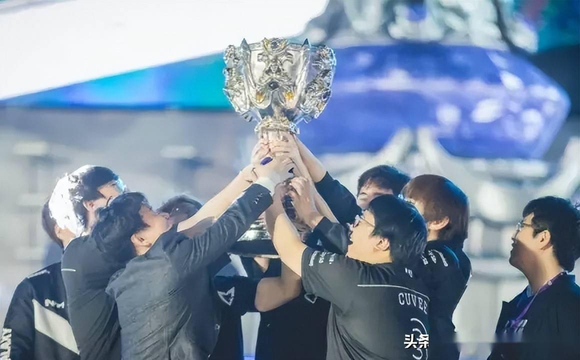  JackeyLove迎来十二赛季高光表现，C9球迷沸腾！